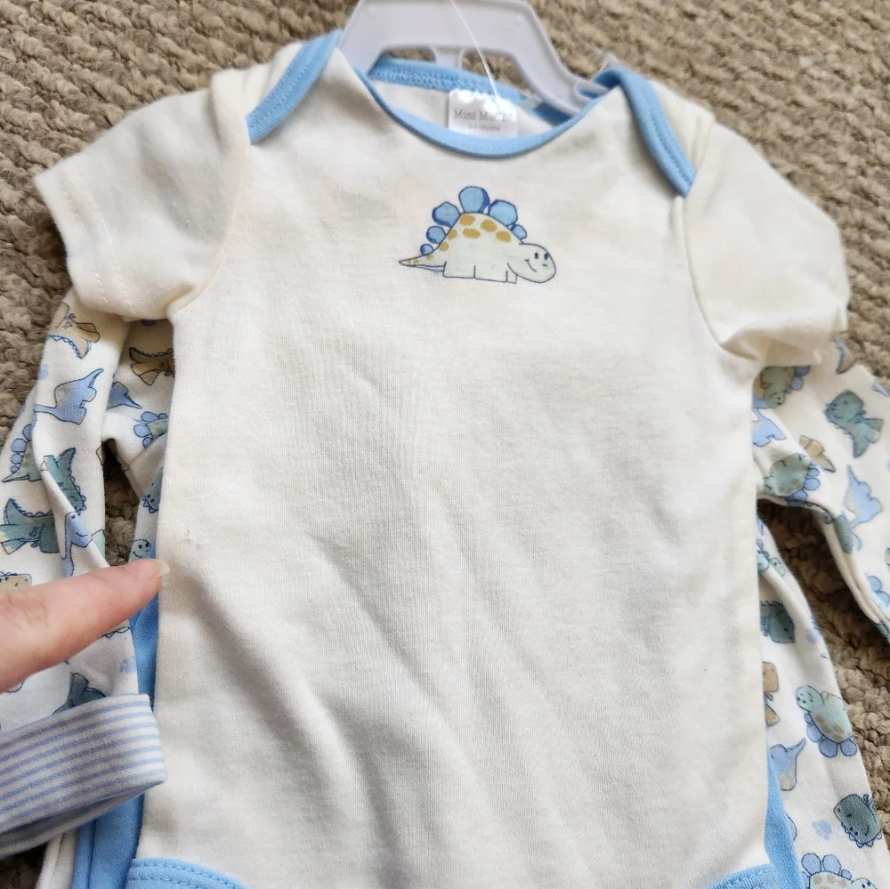 NWT boys 3-6 dinosaur 4 piece set